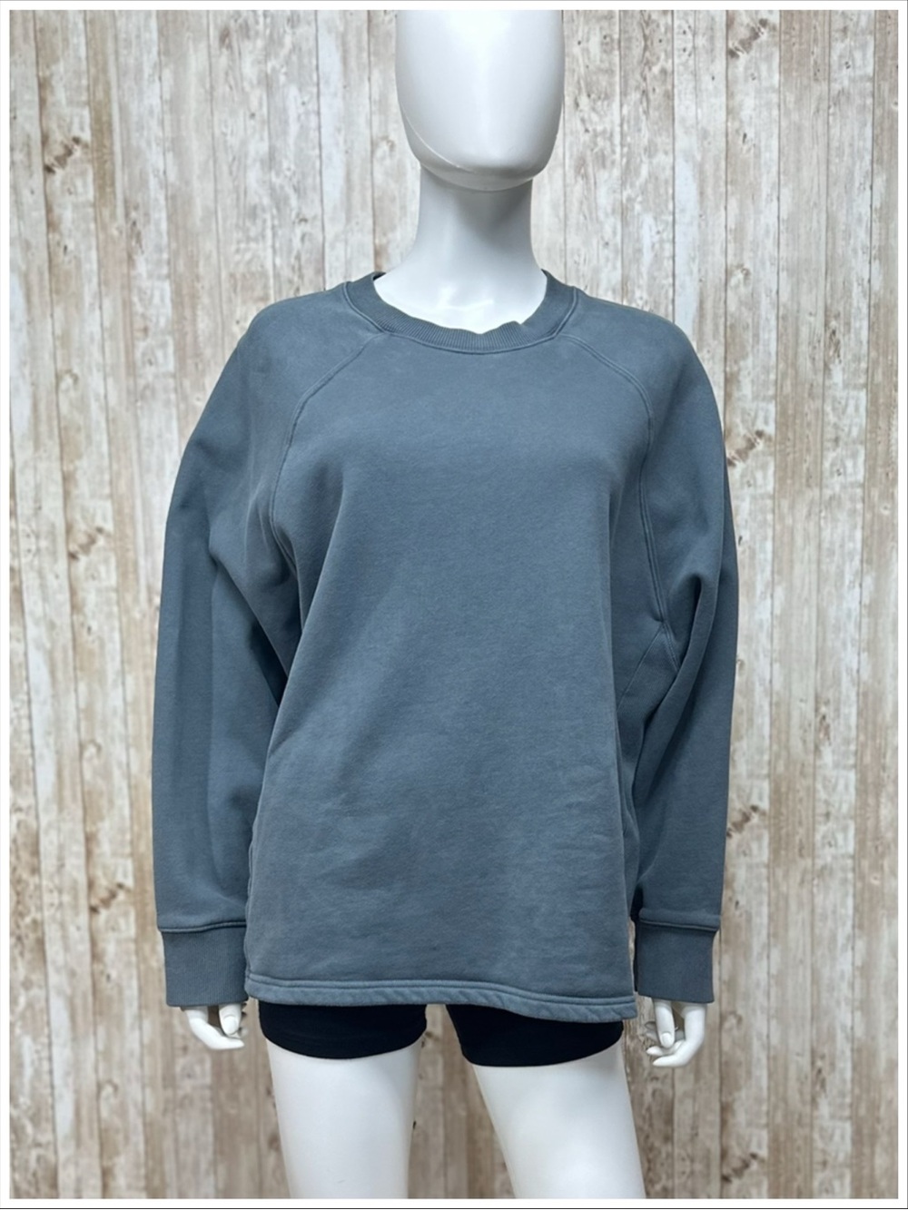 Vuori Restore Oversized Crew Sweatshirt ~ Size M ~ Item #X1